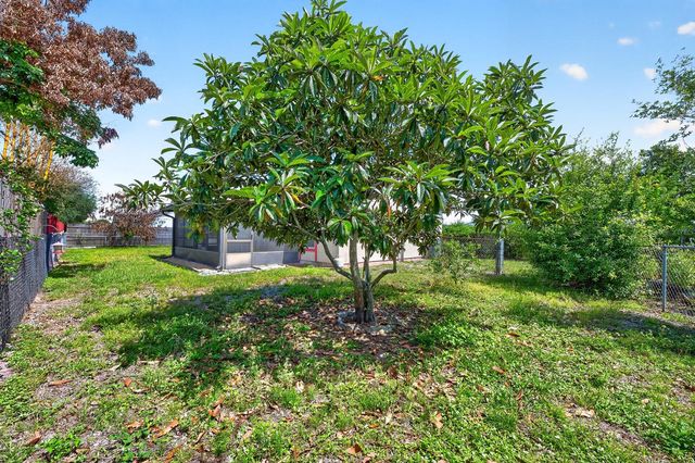 87 FLORIDA PARKWAY, Kissimmee, FL 34743