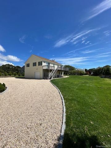7 Corwin Lane, Hampton Bays, NY 11946