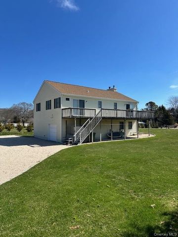 7 Corwin Lane, Hampton Bays, NY 11946