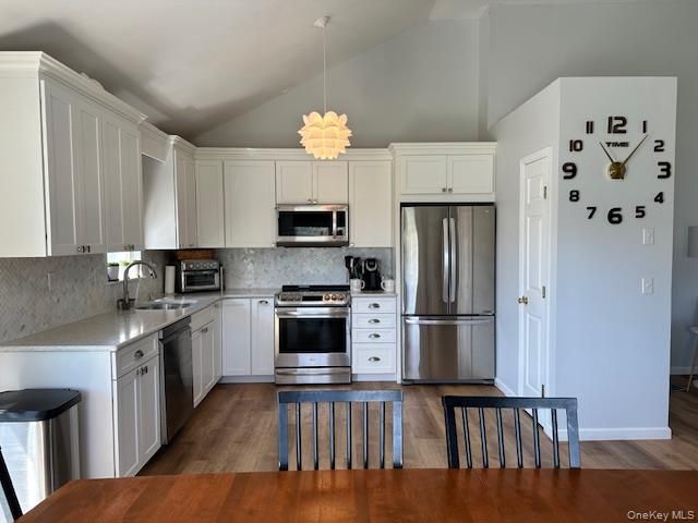 7 Corwin Lane, Hampton Bays, NY 11946