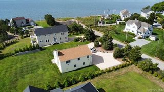 7 Corwin Lane, Hampton Bays, NY 11946