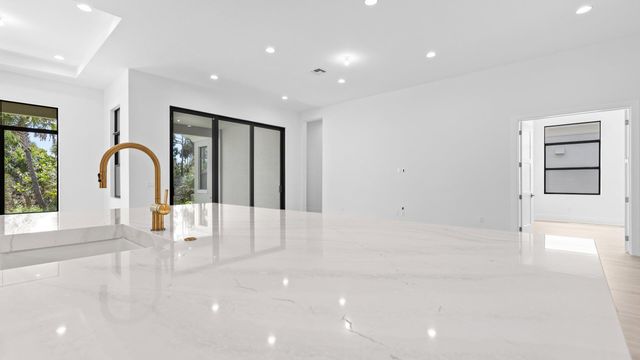 13294 Artisan Circle, Palm Beach Gardens, FL 33418