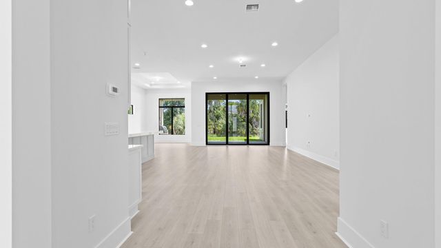 13294 Artisan Circle, Palm Beach Gardens, FL 33418