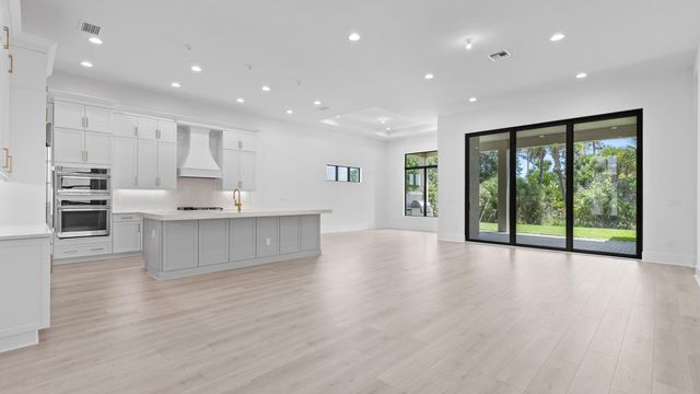 13294 Artisan Circle, Palm Beach Gardens, FL 33418