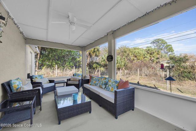 8016 106th Avenue, Vero Beach, FL 32967