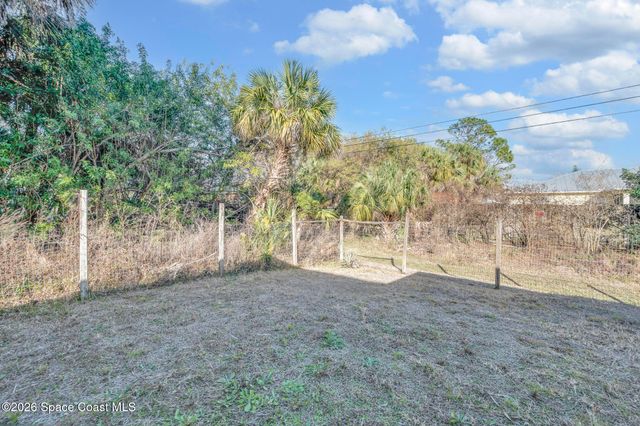 8016 106th Avenue, Vero Beach, FL 32967