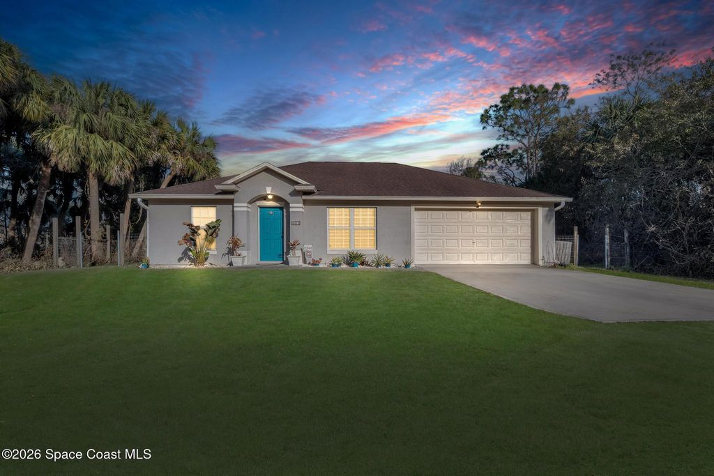 8016 106th Avenue, Vero Beach, FL 32967