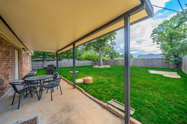 5504 Wainwright Drive, Fort Worth, TX 76112