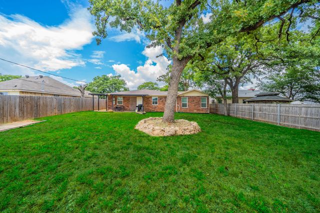 5504 Wainwright Drive, Fort Worth, TX 76112