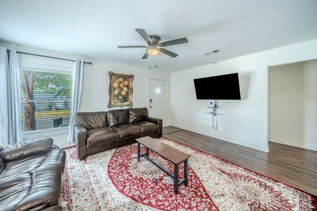 5504 Wainwright Drive, Fort Worth, TX 76112