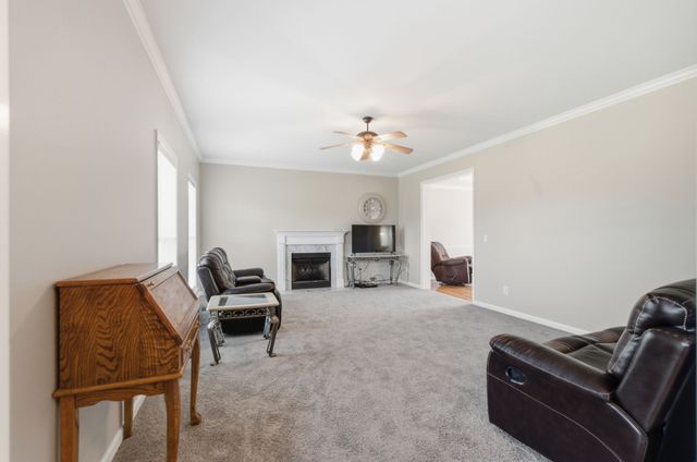 1229 Old East Side Rd, Burns, TN 37029