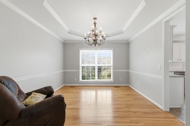 1229 Old East Side Rd, Burns, TN 37029