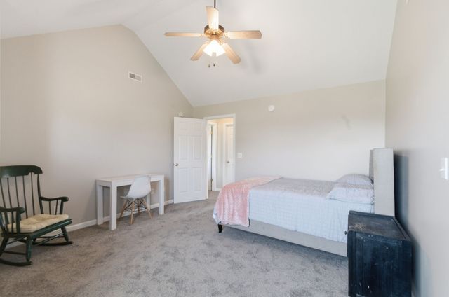 1229 Old East Side Rd, Burns, TN 37029