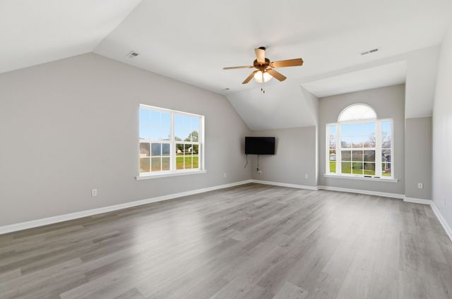 1229 Old East Side Rd, Burns, TN 37029