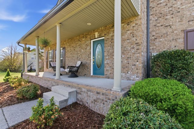 1229 Old East Side Rd, Burns, TN 37029