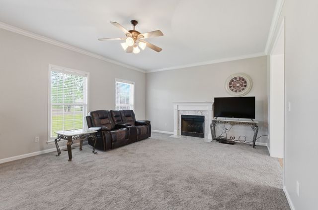 1229 Old East Side Rd, Burns, TN 37029