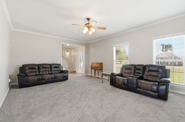 1229 Old East Side Rd, Burns, TN 37029