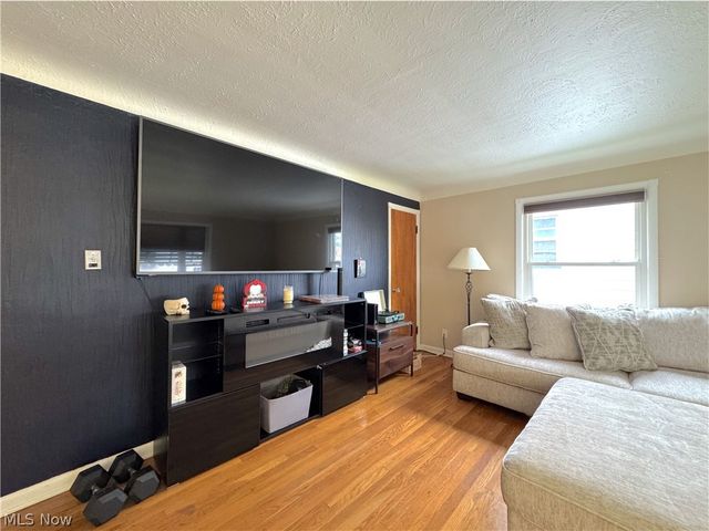 9309 Garfield Boulevard, Cleveland, OH 44125