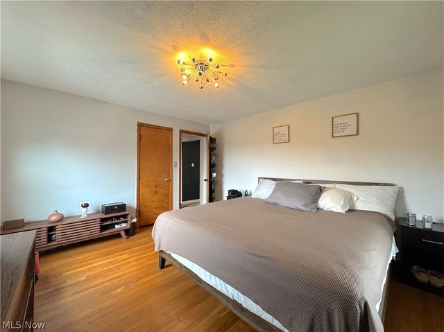 9309 Garfield Boulevard, Cleveland, OH 44125