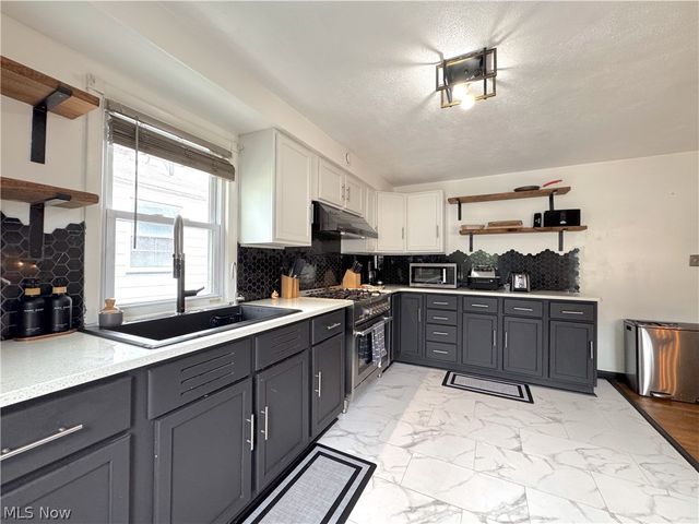 9309 Garfield Boulevard, Cleveland, OH 44125