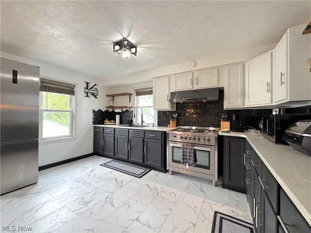 9309 Garfield Boulevard, Cleveland, OH 44125