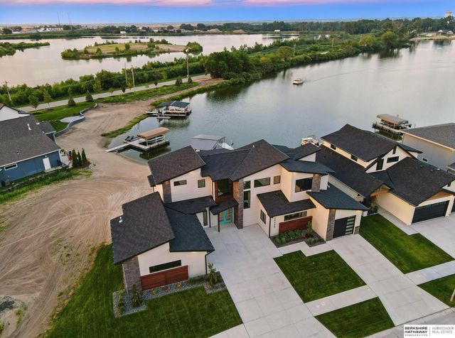 28488 Laurel Circle, Valley, NE 68064