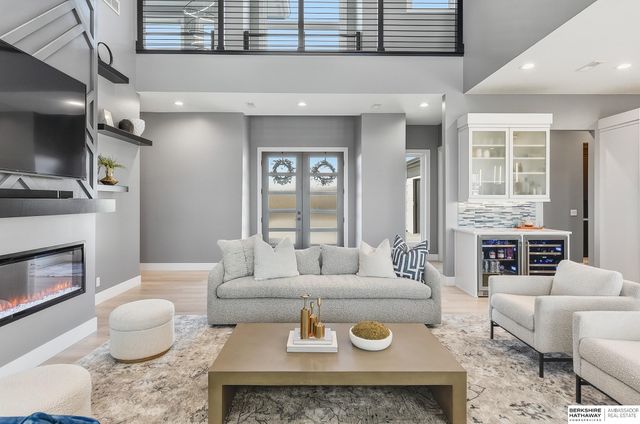 28488 Laurel Circle, Valley, NE 68064