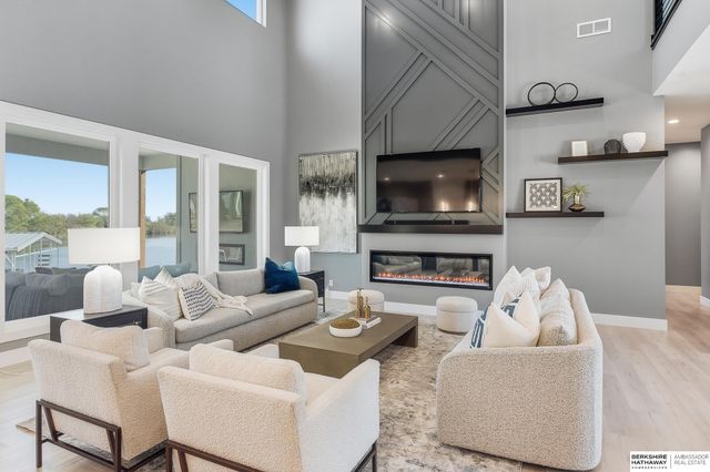 28488 Laurel Circle, Valley, NE 68064