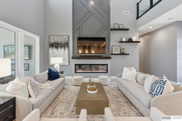 28488 Laurel Circle, Valley, NE 68064