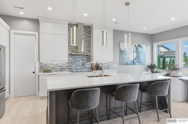 28488 Laurel Circle, Valley, NE 68064