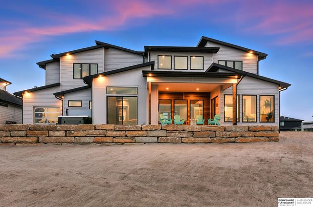 28488 Laurel Circle, Valley, NE 68064