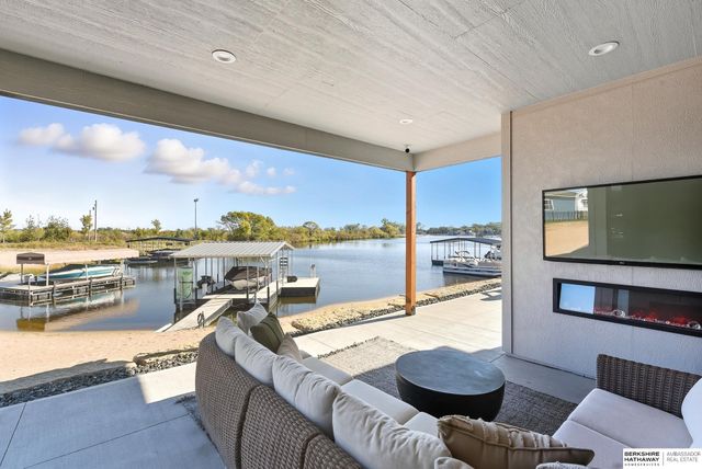 28488 Laurel Circle, Valley, NE 68064