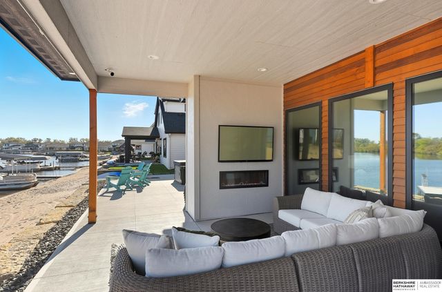 28488 Laurel Circle, Valley, NE 68064