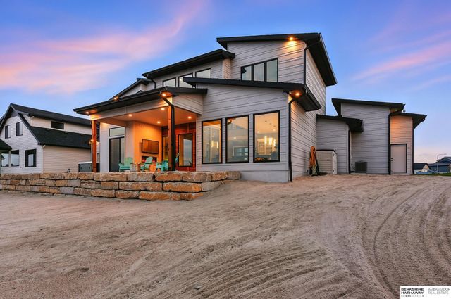 28488 Laurel Circle, Valley, NE 68064