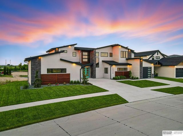 28488 Laurel Circle, Valley, NE 68064