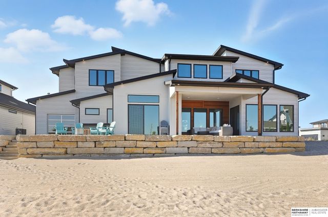 28488 Laurel Circle, Valley, NE 68064