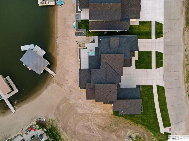 28488 Laurel Circle, Valley, NE 68064