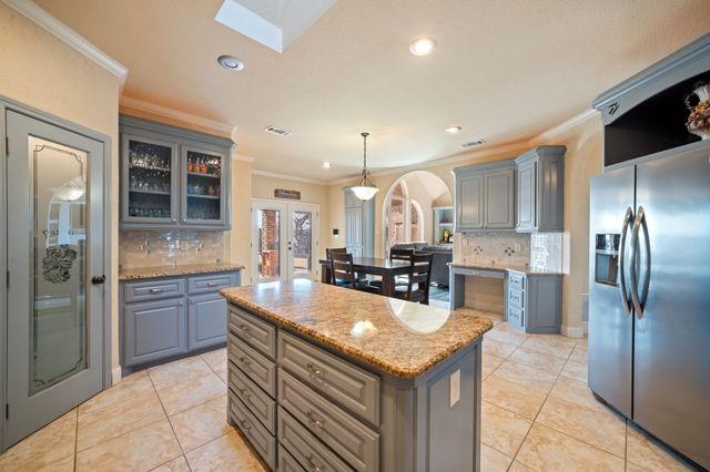 155 Lakeshore Drive, Waxahachie, TX 75165