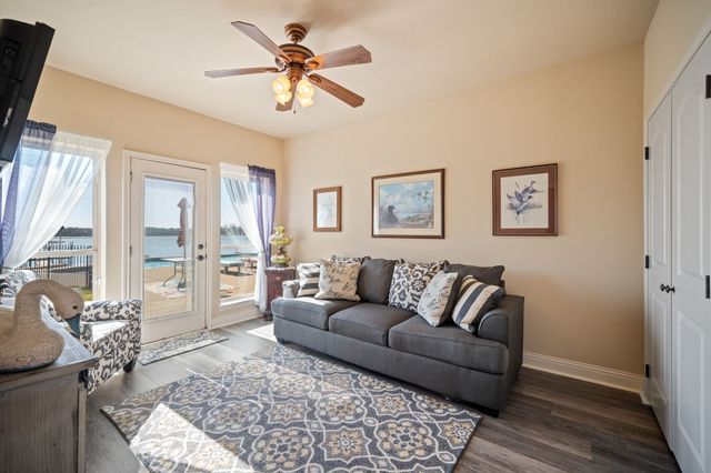 155 Lakeshore Drive, Waxahachie, TX 75165