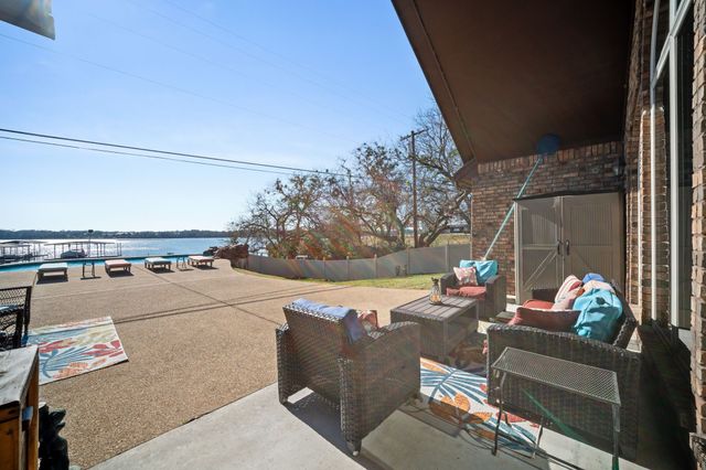 155 Lakeshore Drive, Waxahachie, TX 75165