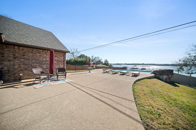 155 Lakeshore Drive, Waxahachie, TX 75165