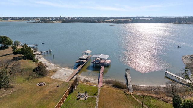 155 Lakeshore Drive, Waxahachie, TX 75165