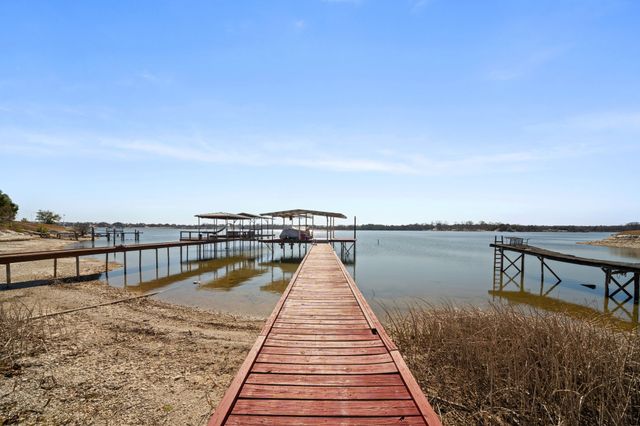 155 Lakeshore Drive, Waxahachie, TX 75165