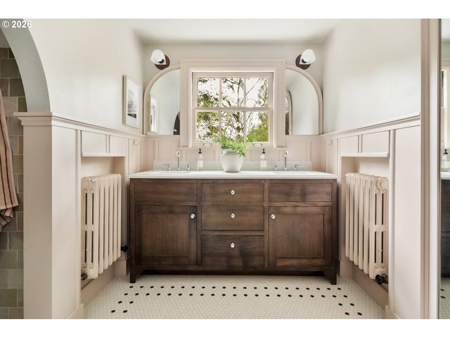 15115 Se WOODLAND Way, Milwaukie, OR 97267