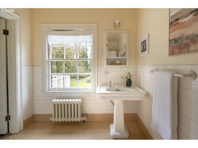 15115 Se WOODLAND Way, Milwaukie, OR 97267