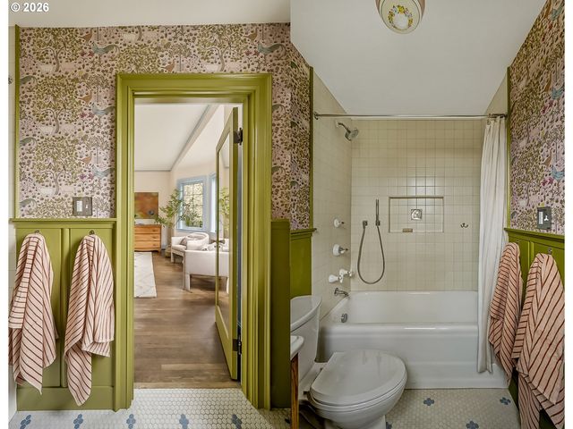 15115 Se WOODLAND Way, Milwaukie, OR 97267