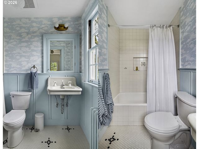 15115 Se WOODLAND Way, Milwaukie, OR 97267