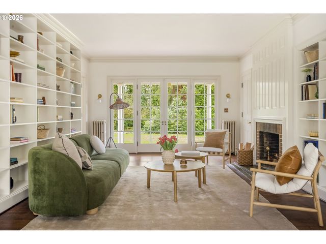 15115 Se WOODLAND Way, Milwaukie, OR 97267