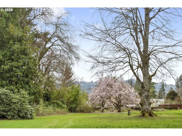 15115 Se WOODLAND Way, Milwaukie, OR 97267