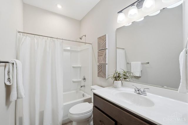 4982 Renaissance Park Drive, Middletown, OH 45005